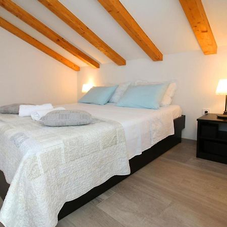 Apartments Elvi - Amazing Position & Parking Primosten Exterior photo