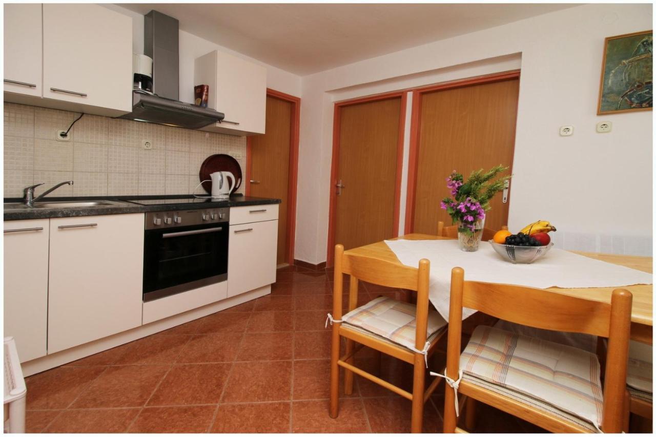 Apartments Elvi - Amazing Position & Parking Primosten Exterior photo