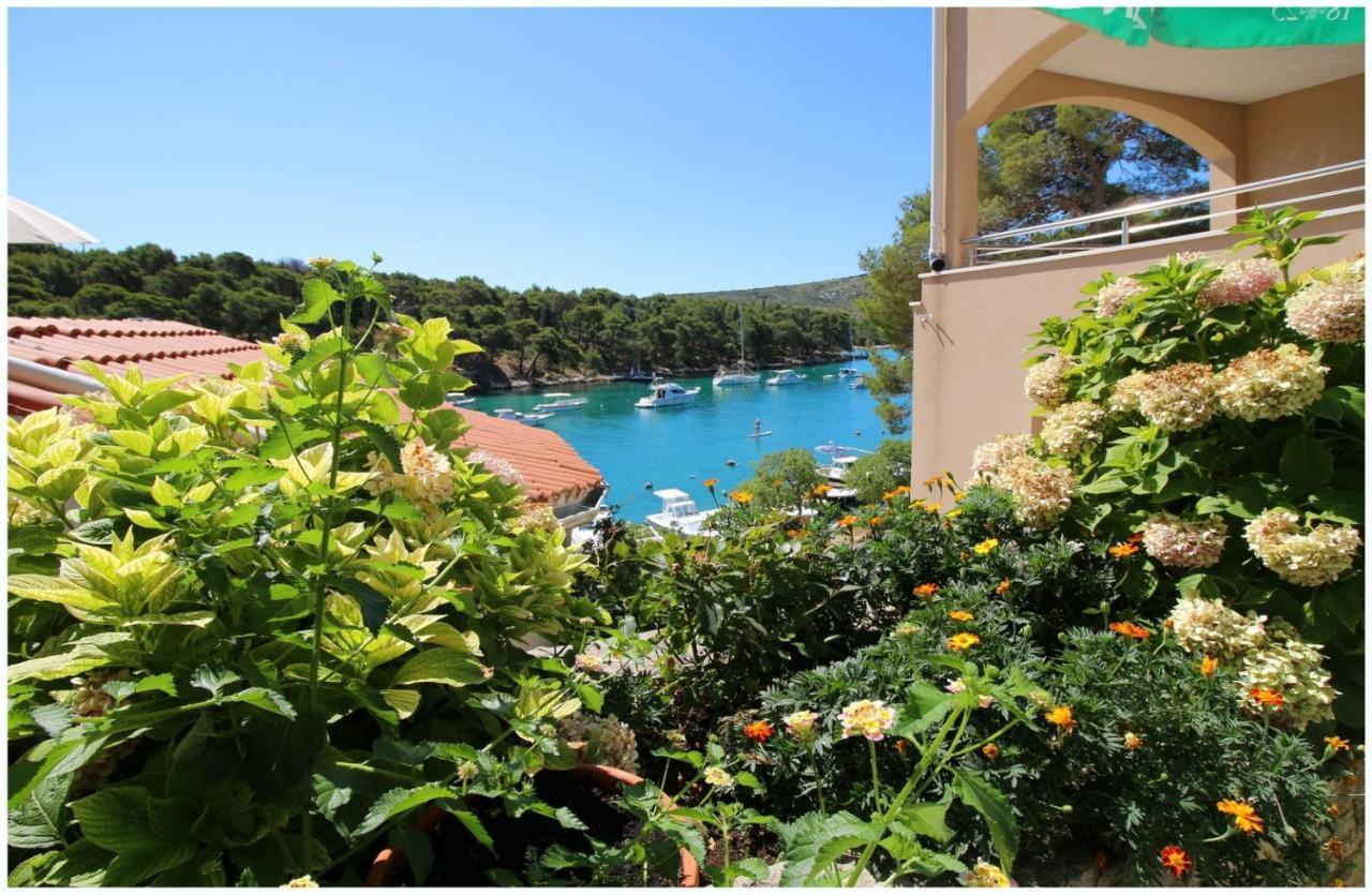 Apartments Elvi - Amazing Position & Parking Primosten Exterior photo