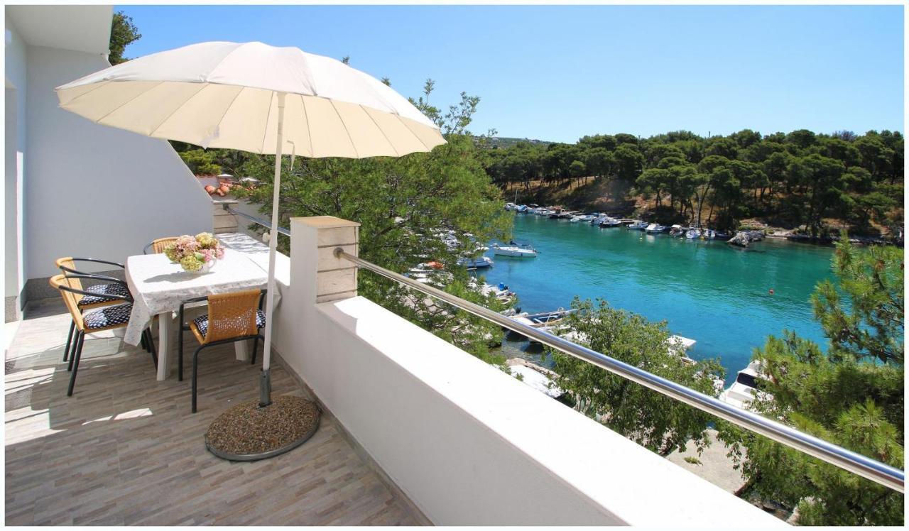 Apartments Elvi - Amazing Position & Parking Primosten Exterior photo